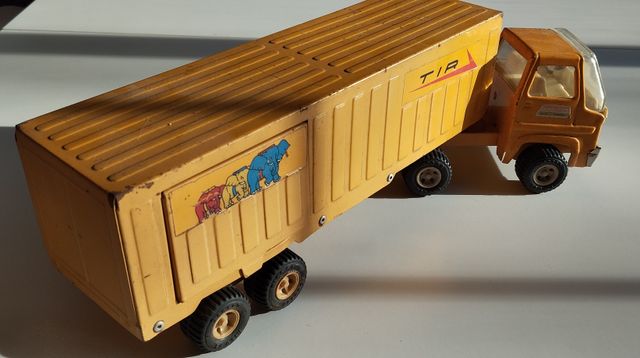 CAMIÓN-TRAILER SANSON BRAVO - RICO - METALICO