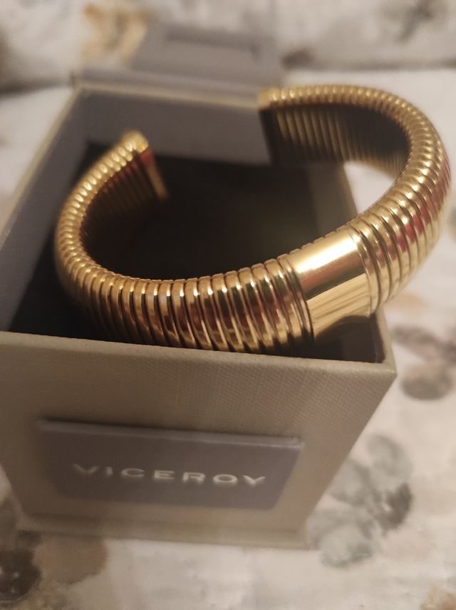 Brazalete Viceroy Acero Dorado