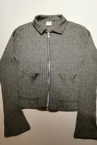 Chaqueta niña gris con cremallera