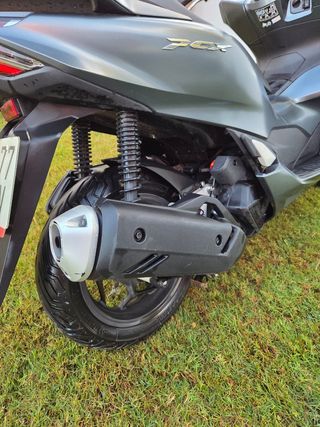 Honda PCX 125 Gris Oscuro