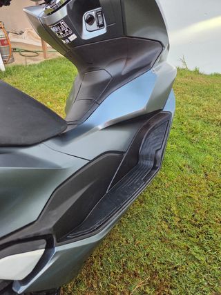 Honda PCX 125 Gris Oscuro