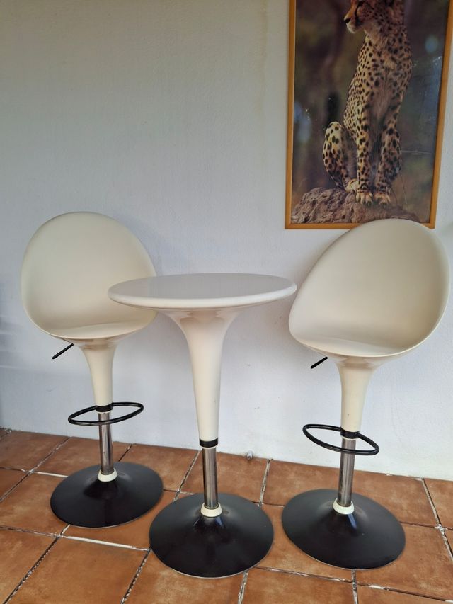Conjunto mesa alta+ 2 taburetes