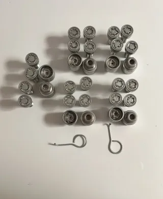 Se vende tornillos antirrobo VW GOLF MK7 AUDI SEAT