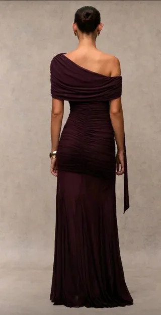 Vestido de fiesta burdeos