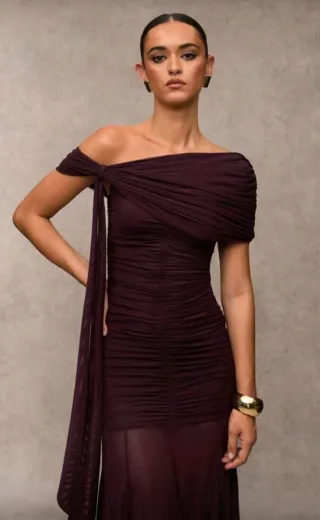 Vestido de fiesta burdeos