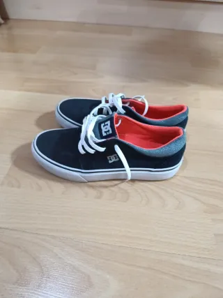 Zapatillas DC Shoes Mujer Negras y Rojas