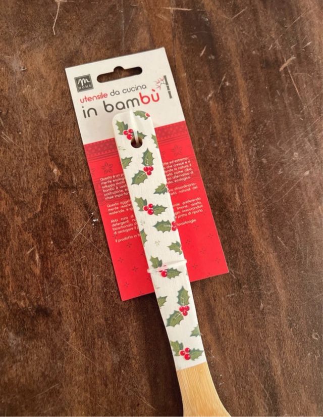 Utensile da cucina in bambù con decoro natalizio