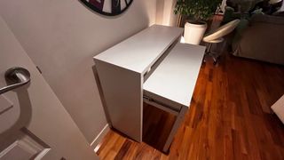 Mesa escritorio extensible y silla cuero