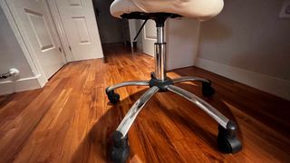 Mesa escritorio extensible y silla cuero