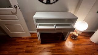 Mesa escritorio extensible y silla cuero
