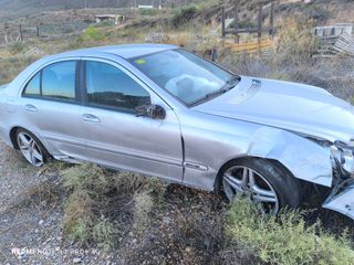 Mercedes C220 CDI 2006 Despiece completo 