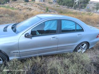 Mercedes C220 CDI 2006 Despiece completo 