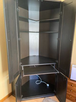 Armadio per computer ad angolo