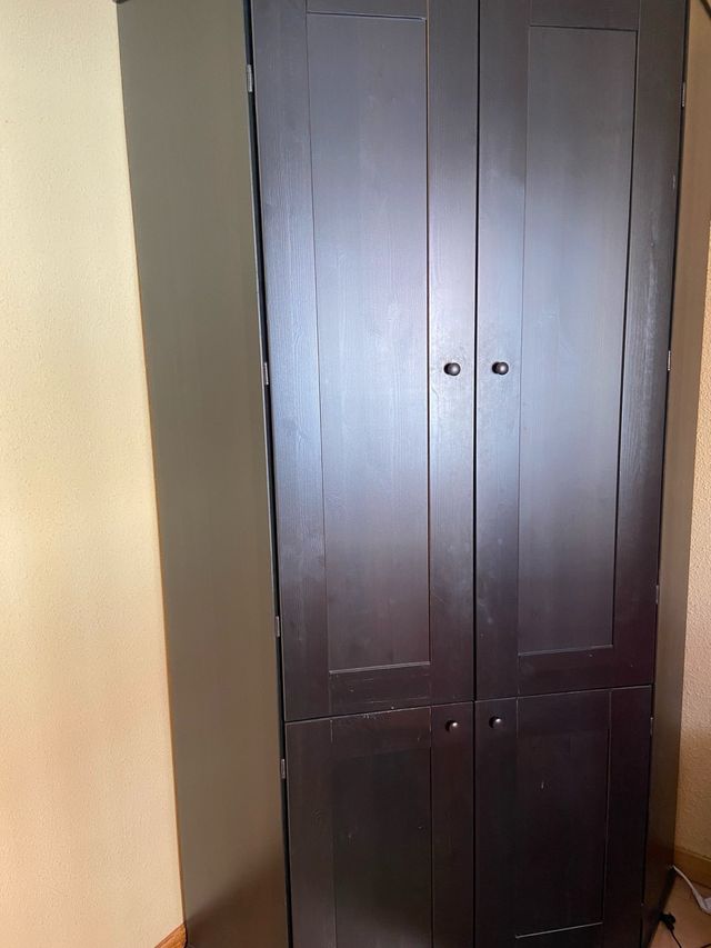 Armadio per computer ad angolo