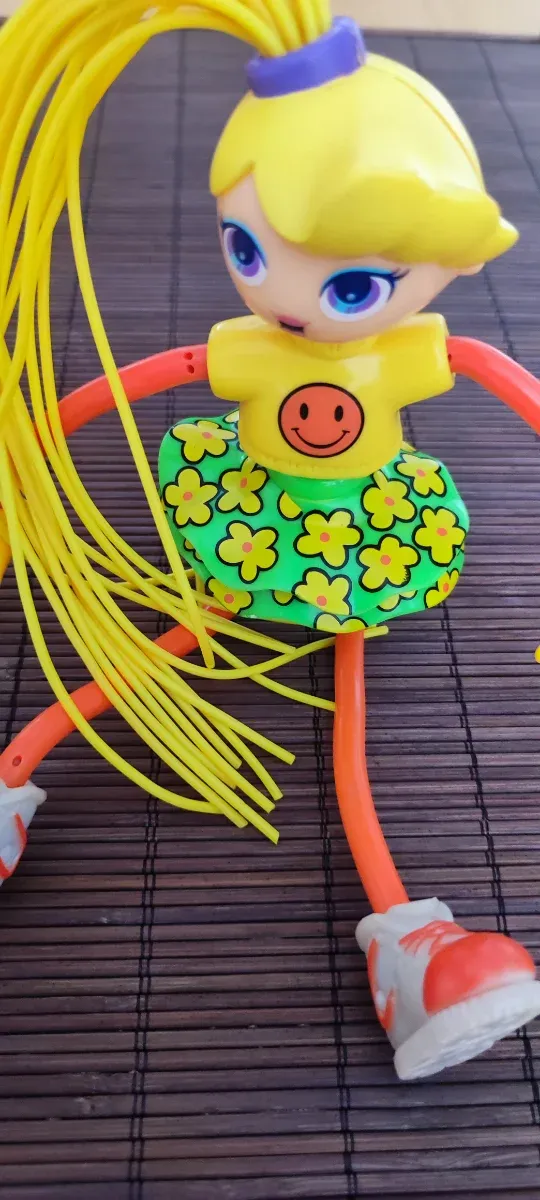 Betty Spaghetti Muñeca Flexible