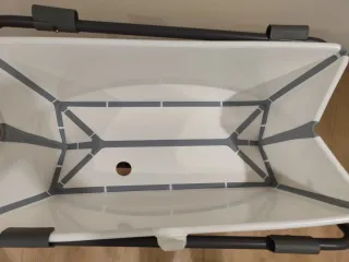 Bañera Stokke con soporte/patas