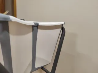 Bañera Stokke con soporte/patas