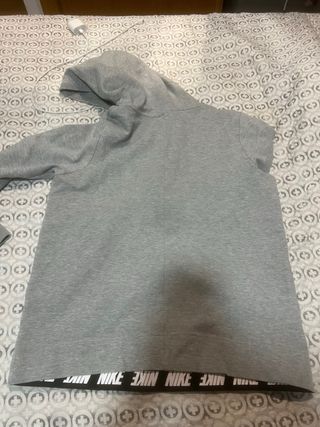 Chaqueta Nike Gris con Cremallera