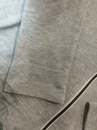 Chaqueta Nike Gris con Cremallera