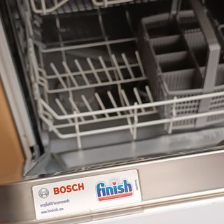 lavavajillas Bosch nuevo, lo vendemos por mudanza 