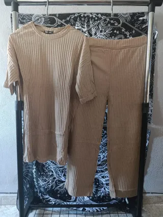 Conjunto de mujer beige talla S,L ,M