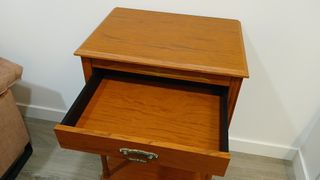 Cómoda auxiliar de madera con cajones