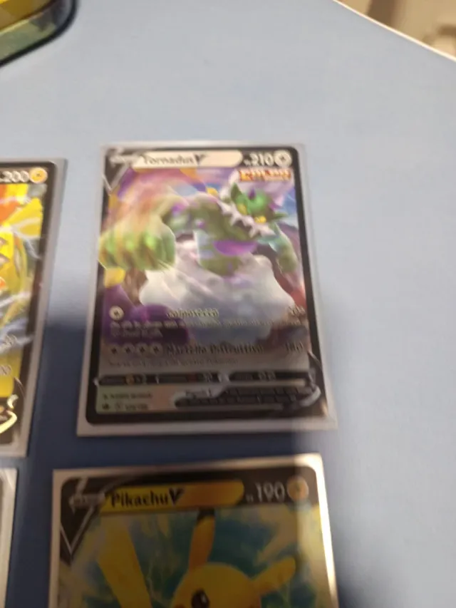 Carte Pokémon V: Tapu Koko, Tornadus, Hoopa, Pikac