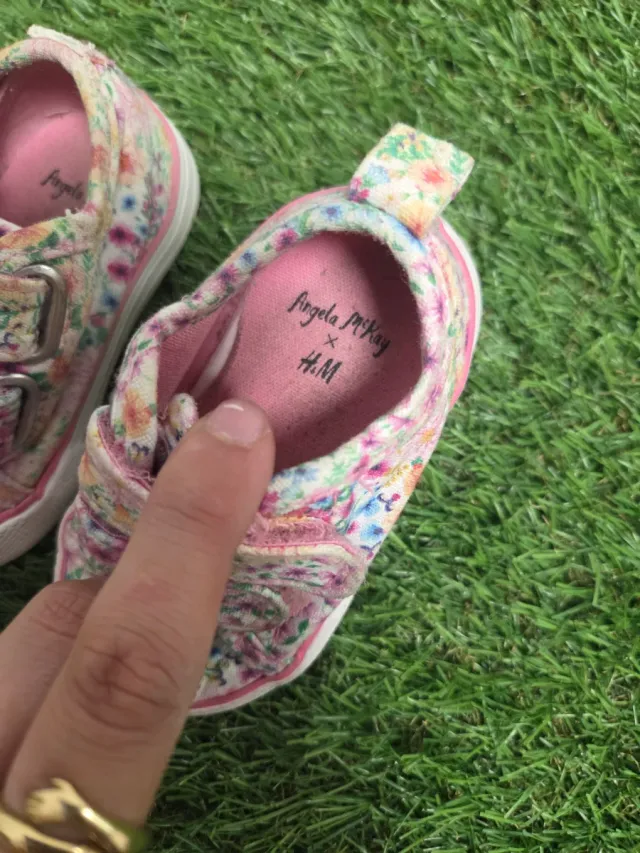 Zapatillas H&M niña flores talla 18/19