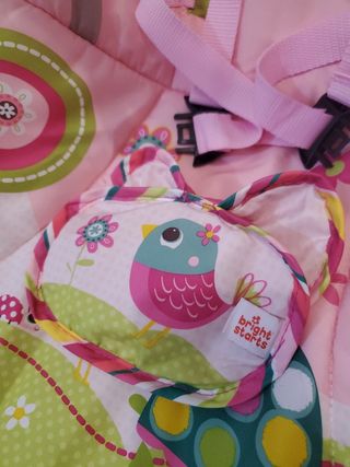 Mecedora para bebé con arco de juegos