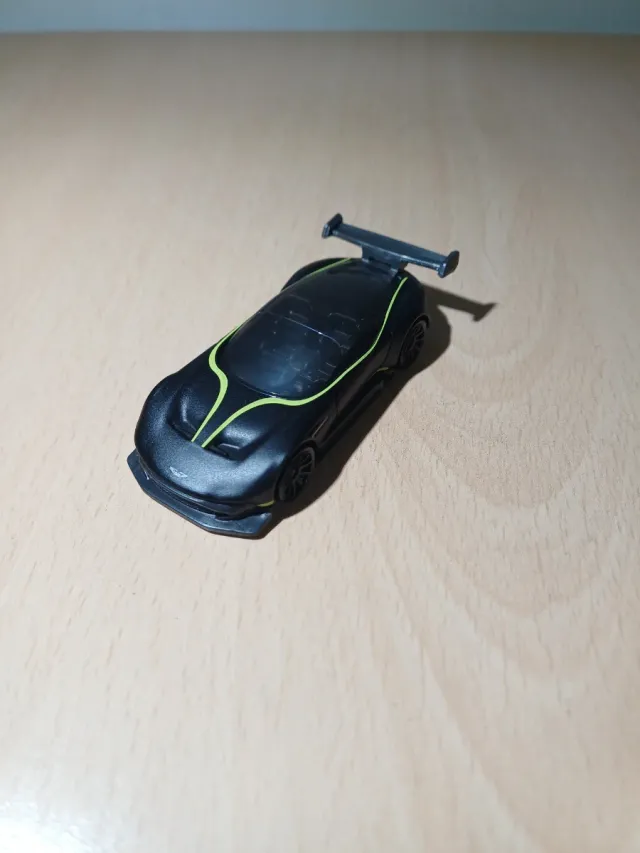 Hotwheels Aston Martin Vulcan Negro