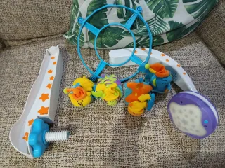 CUNA BEBE CON ROPA DE CAMA Y CARRUSEL