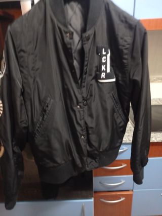 Cazadora bomber negra
