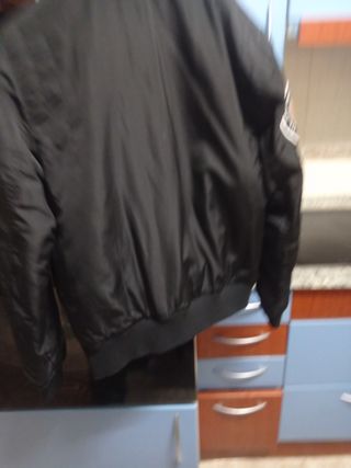 Cazadora bomber negra