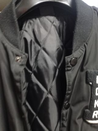 Cazadora bomber negra