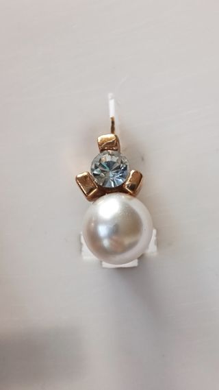 Pendientes vintage chapados en oro con perla.y top