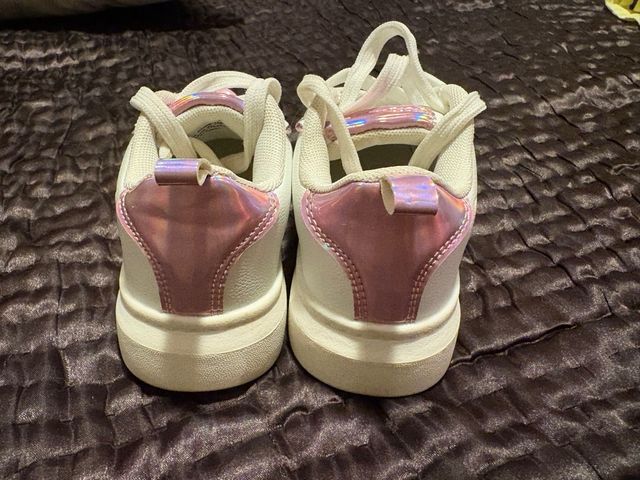 Tenis niña talla 28. un uso