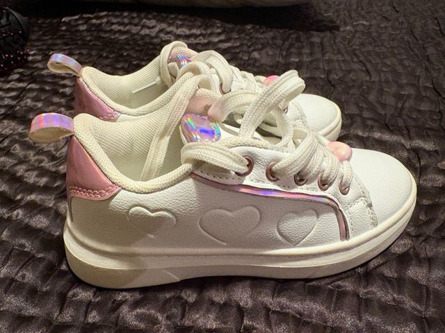 Tenis niña talla 28. un uso