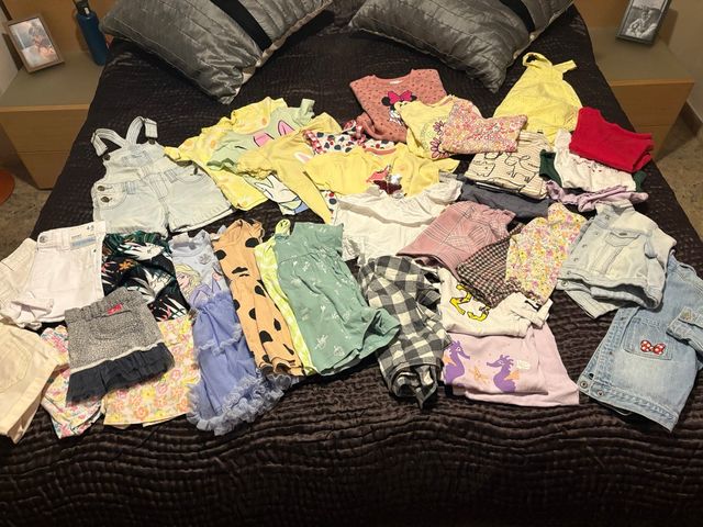 Lote Ropa Niña 3-4 años CADA PRENDA SALE A 1€..