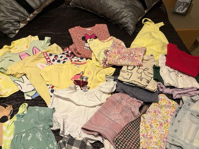 Lote Ropa Niña 3-4 años CADA PRENDA SALE A 1€..