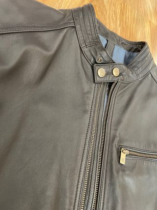 Cazadora de cuero Massimo Dutti Negra