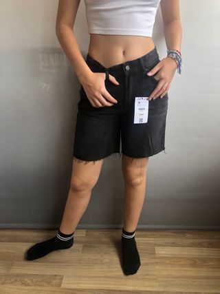 Bermudas vaqueras negras talle alto