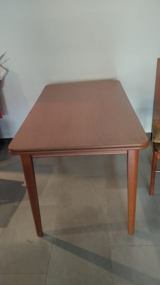 Mesa de comedor extensible, de madera