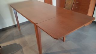 Mesa de comedor extensible, de madera