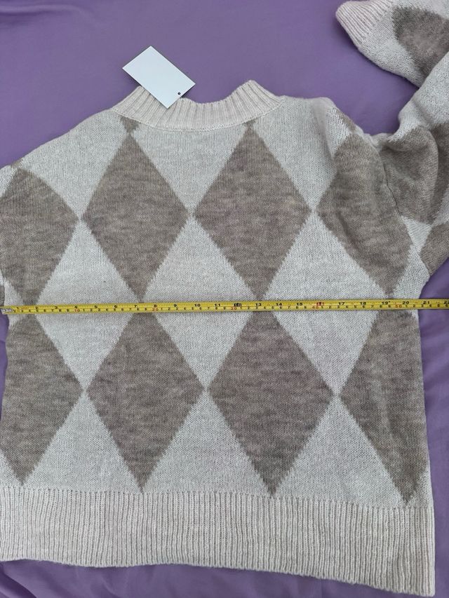 Jersey de punto rombos beige y marrón