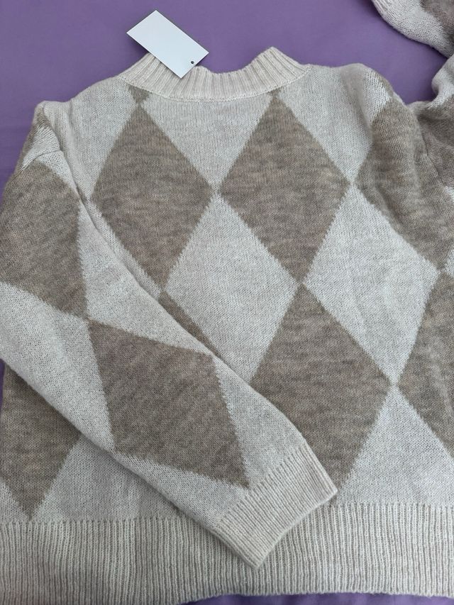 Jersey de punto rombos beige y marrón