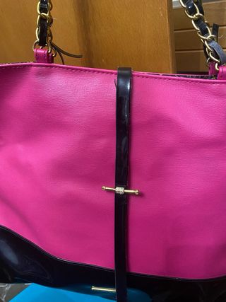 Bolso de diseño rosa y negro