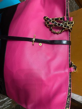 Bolso de diseño rosa y negro