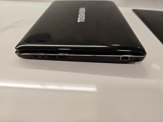 Ordenador portátil Toshiba Satellite negro