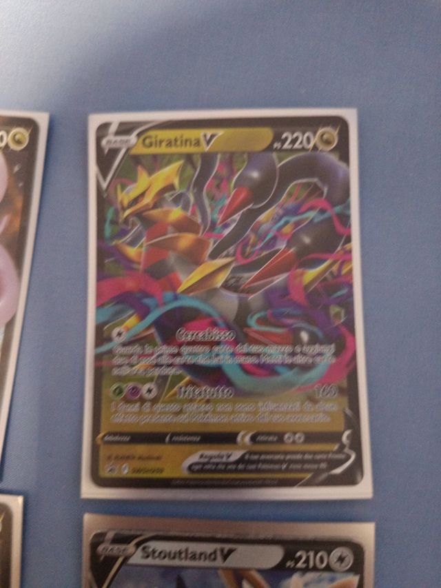 Carte Pokémon V: Goodra, Giratina, Regidrago, Stou