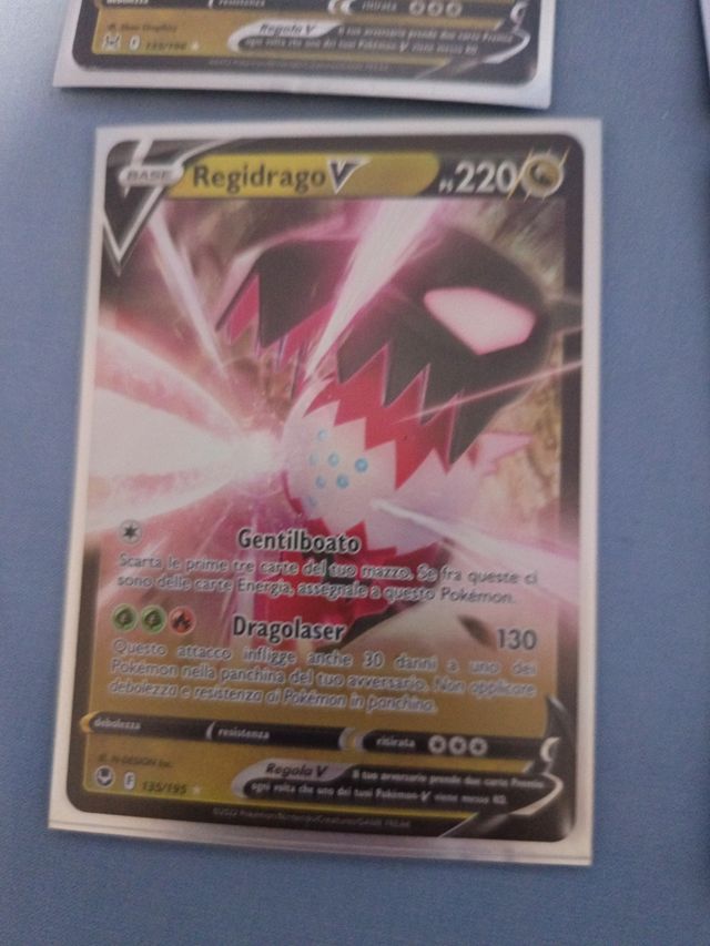 Carte Pokémon V: Goodra, Giratina, Regidrago, Stou